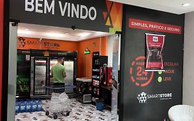 Cap2, flat com churrasqueira , 2 dormitórios, piscina, muito próximo a praia